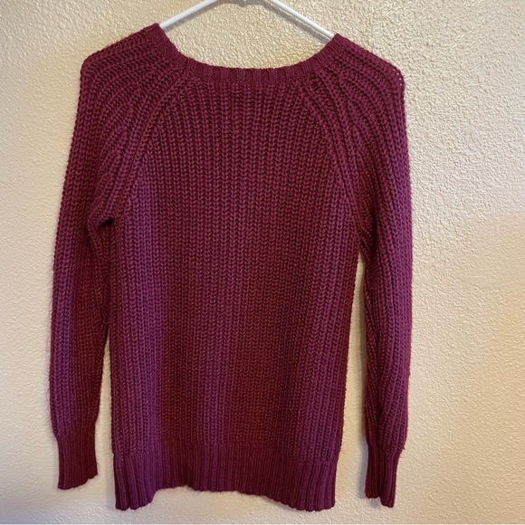 ⭐️American eagle sweater - Picture 4 of 4